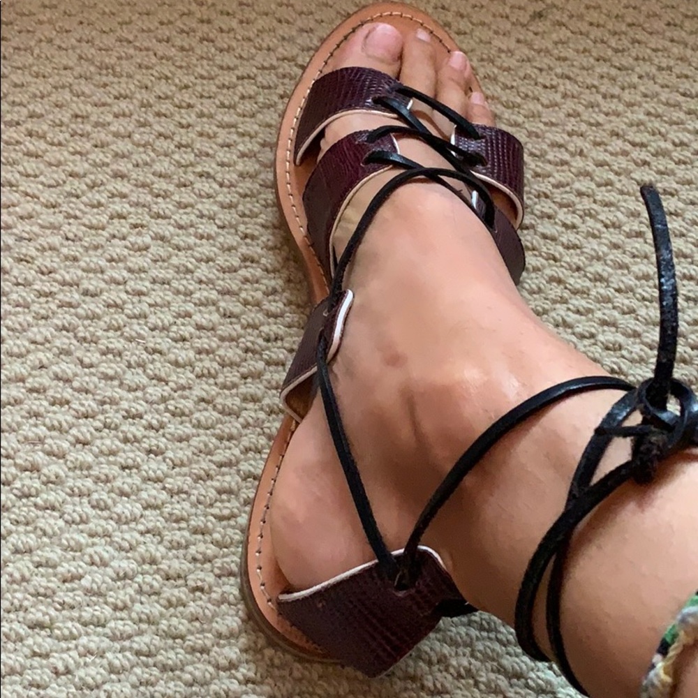 Club Monaco lace up leather Greek sandals